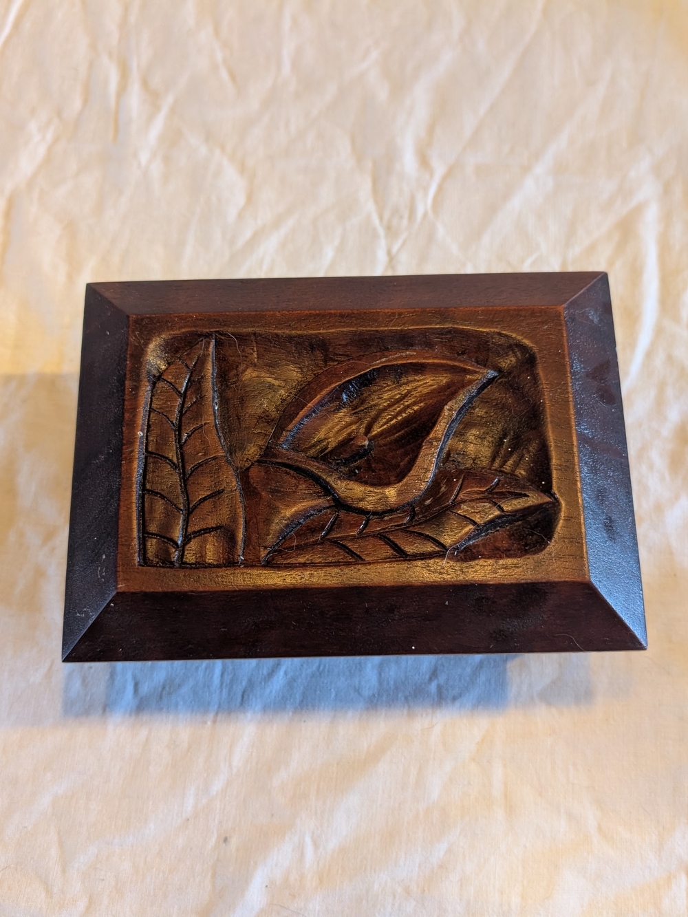 2/40$ Vintage Brown Carved Flower Wooden Trinket Box